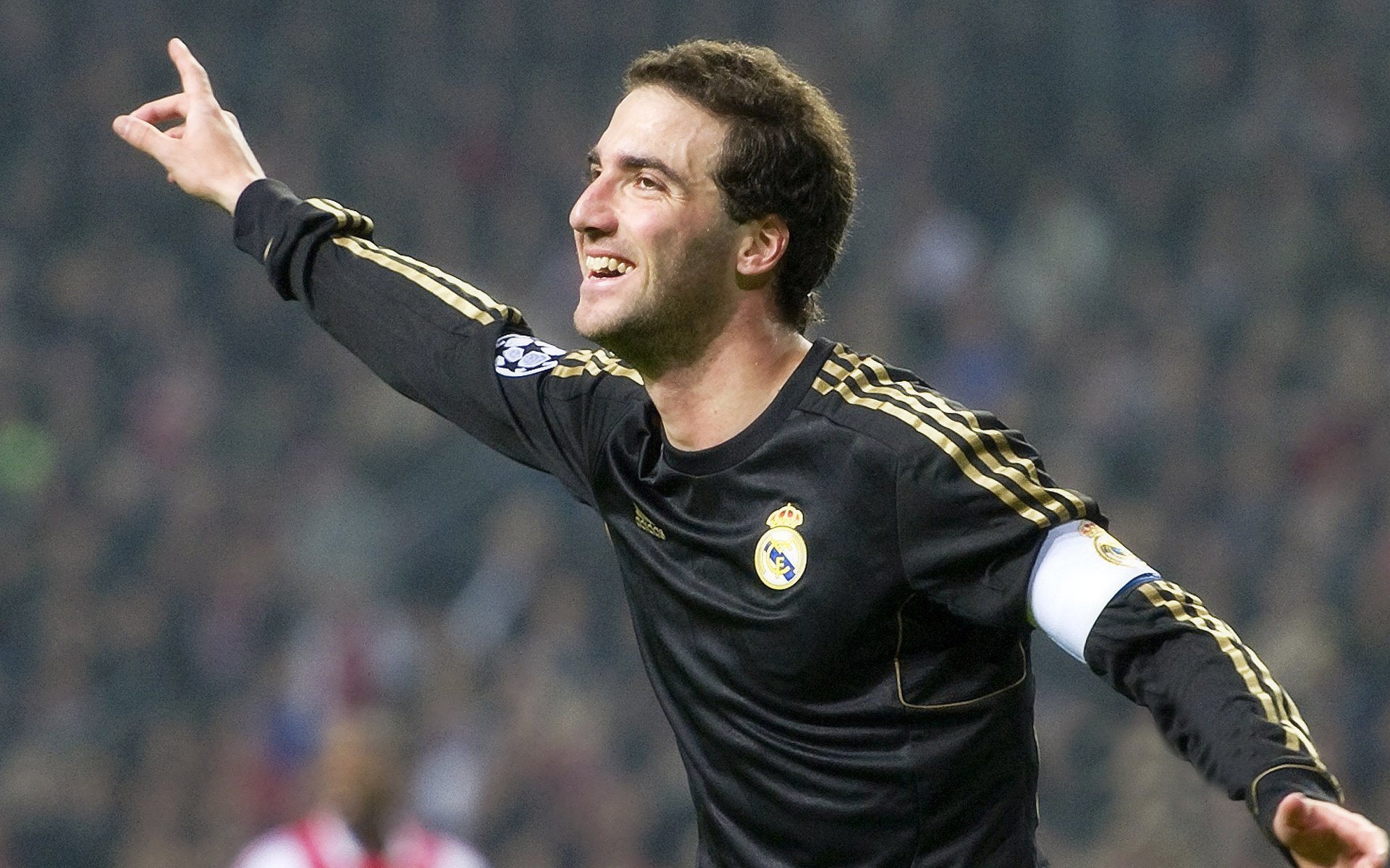 《电竞行业招聘火热：岗位增多职业路径多样化》，电竞招人